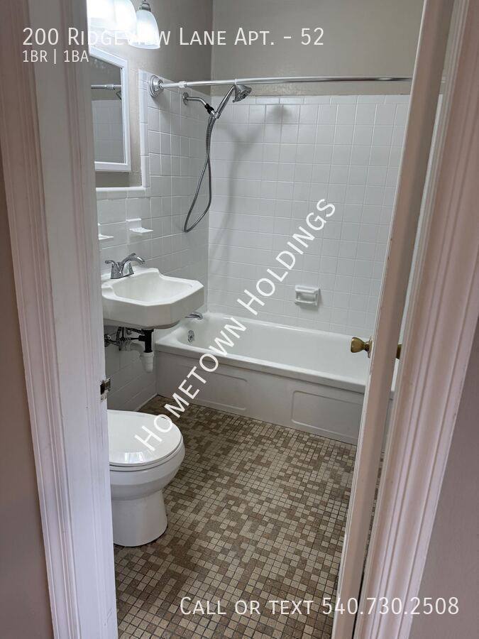 Apartment for rent at 200 Ridgeview Lane #52, Bassett, VA 24055