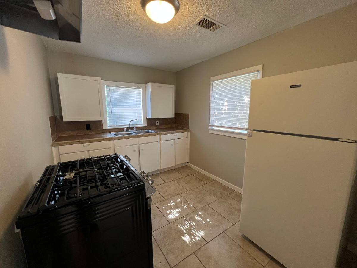 House for rent at 1807 Ave N, Galveston, TX 77550