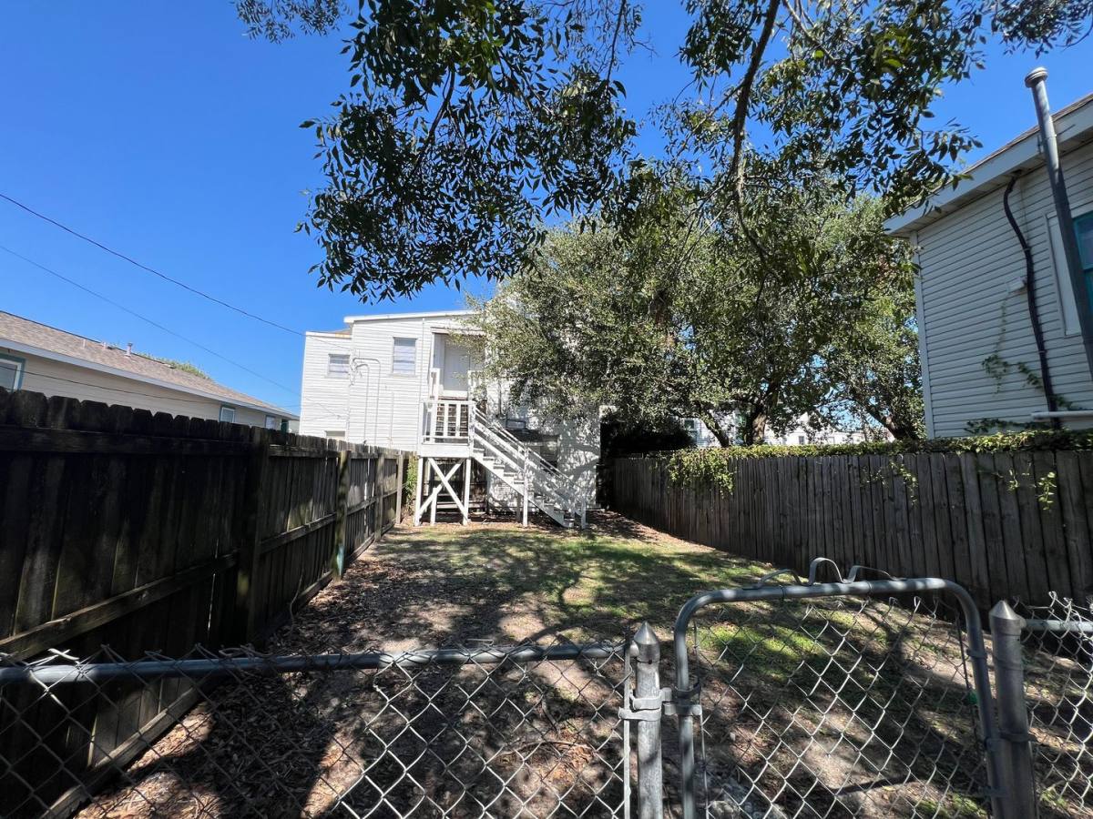 House for rent at 1807 Ave N, Galveston, TX 77550