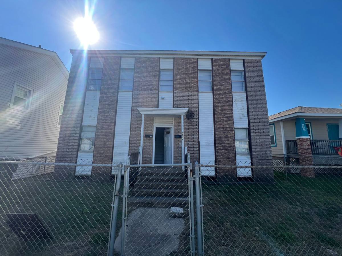 House for rent at 1807 Ave N, Galveston, TX 77550