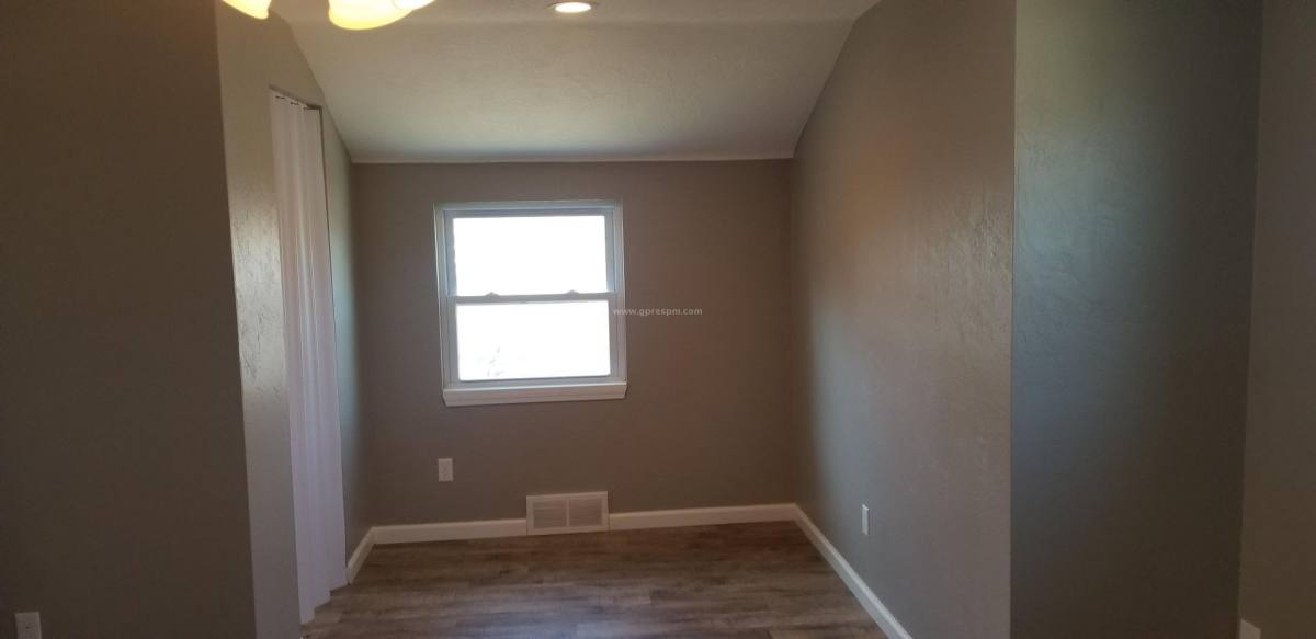 House for rent at 6703 W Barivista Dr, Verona, PA 15147