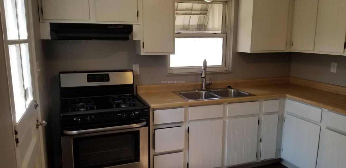 House for rent at 6703 W Barivista Dr, Verona, PA 15147