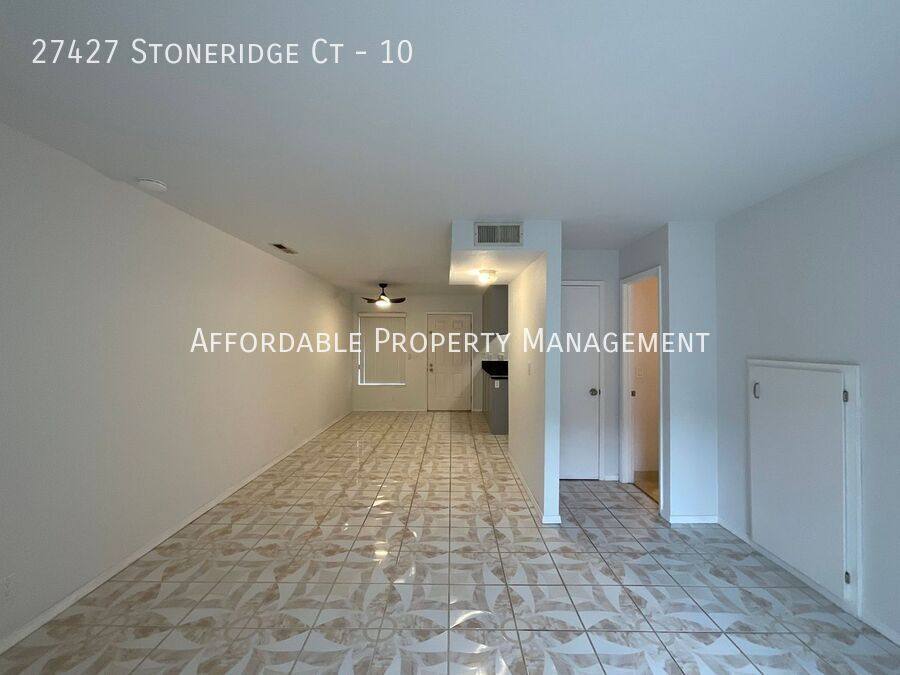Townhouse for rent at 27427 Stoneridge Court #10, Hayward, CA 94544