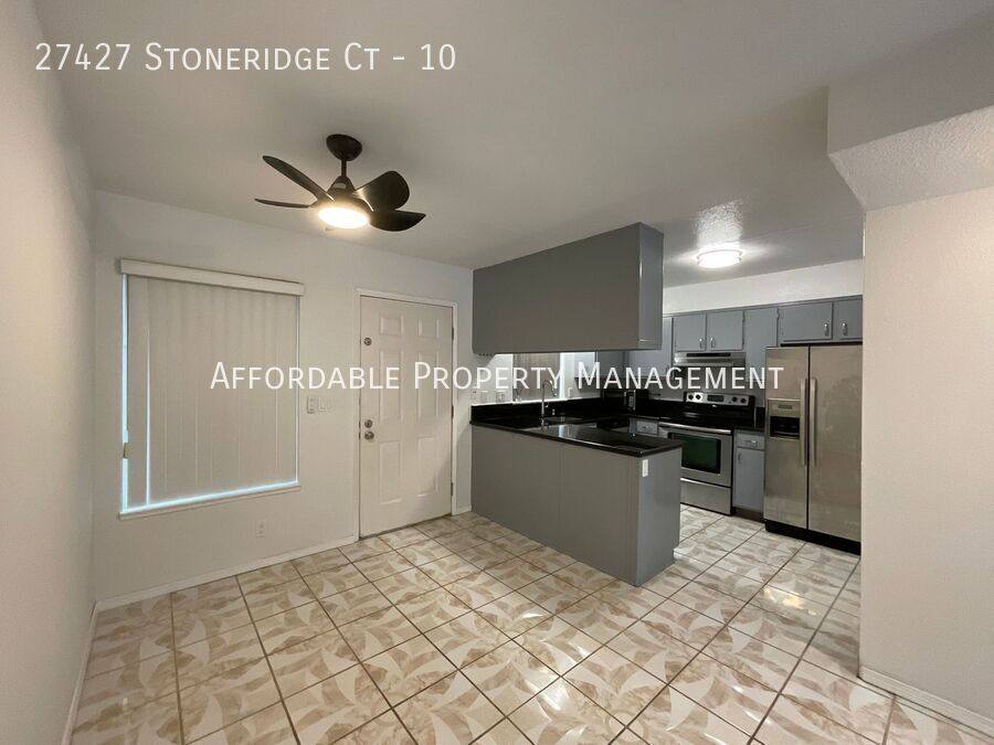 Townhouse for rent at 27427 Stoneridge Court #10, Hayward, CA 94544