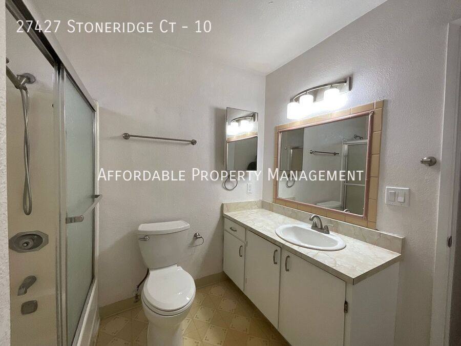Townhouse for rent at 27427 Stoneridge Court #10, Hayward, CA 94544