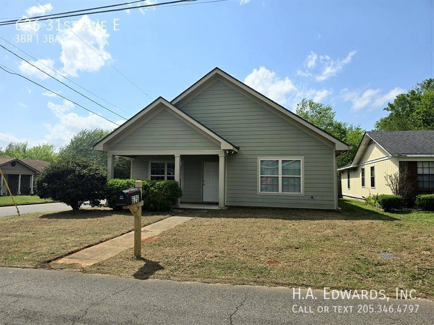 House for rent at 626 31st Ave E, Tuscaloosa, AL 35404