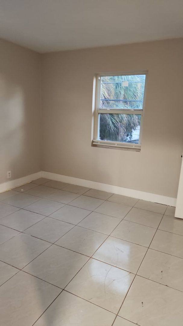 Apartment for rent at 1104 State St, West Palm Beach, FL 33407