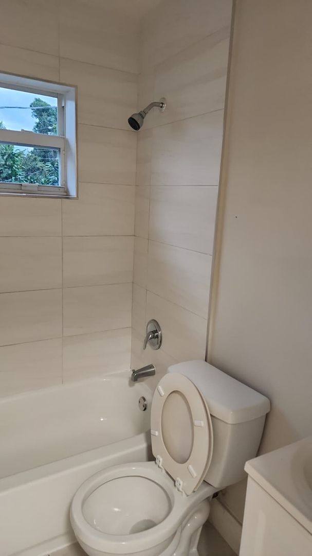 Apartment for rent at 1104 State St, West Palm Beach, FL 33407