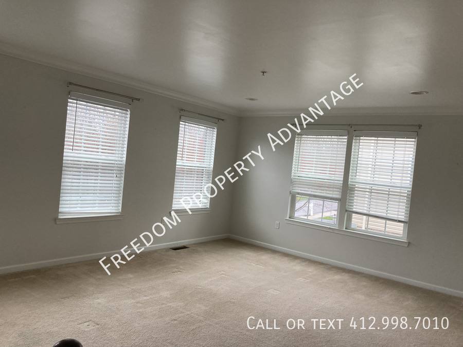 Townhouse for rent at 333 Maple Ridge Dr, Canonsburg, PA 15317