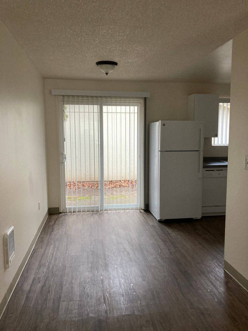 Townhouse for rent at 11461-11549 SW 98th Ave, Portland, OR 97223