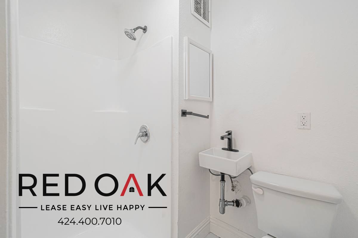 Condo for rent at 744 Beacon Ave, Los Angeles, CA 90017