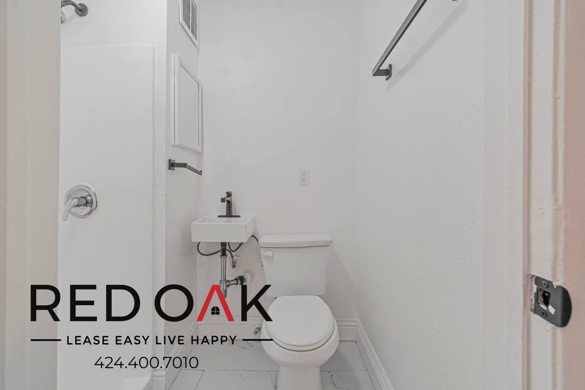 Condo for rent at 744 Beacon Ave, Los Angeles, CA 90017