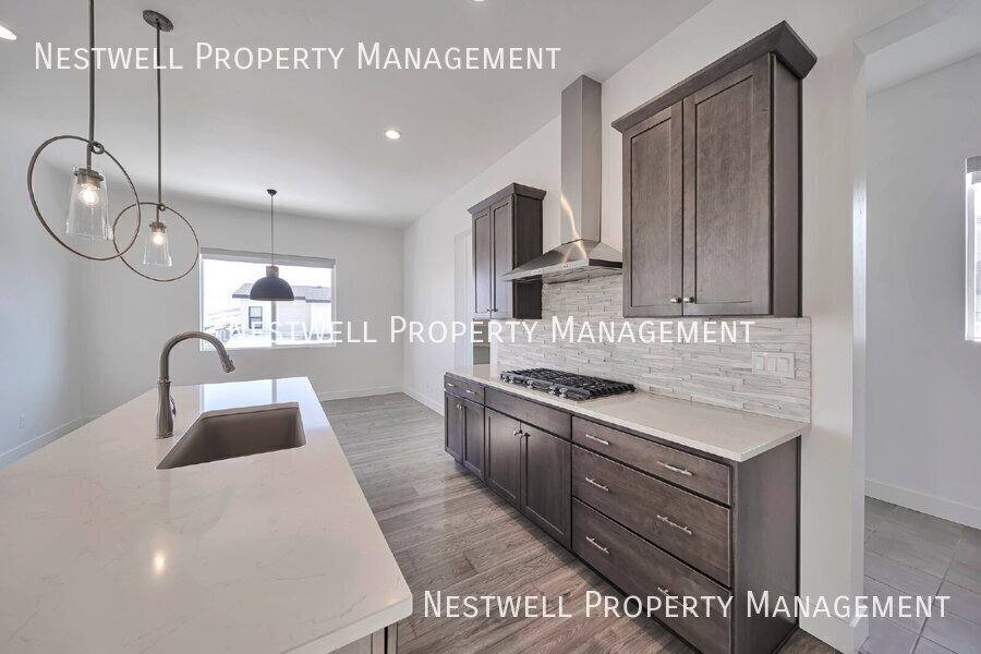 House for rent at 2346 E Snowy Peak Dr, Draper, UT 84020