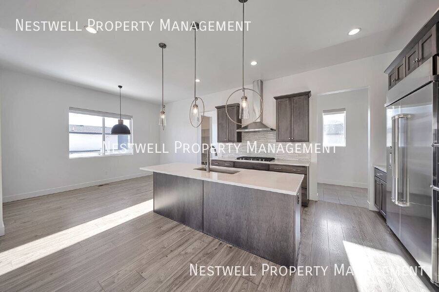 House for rent at 2346 E Snowy Peak Dr, Draper, UT 84020
