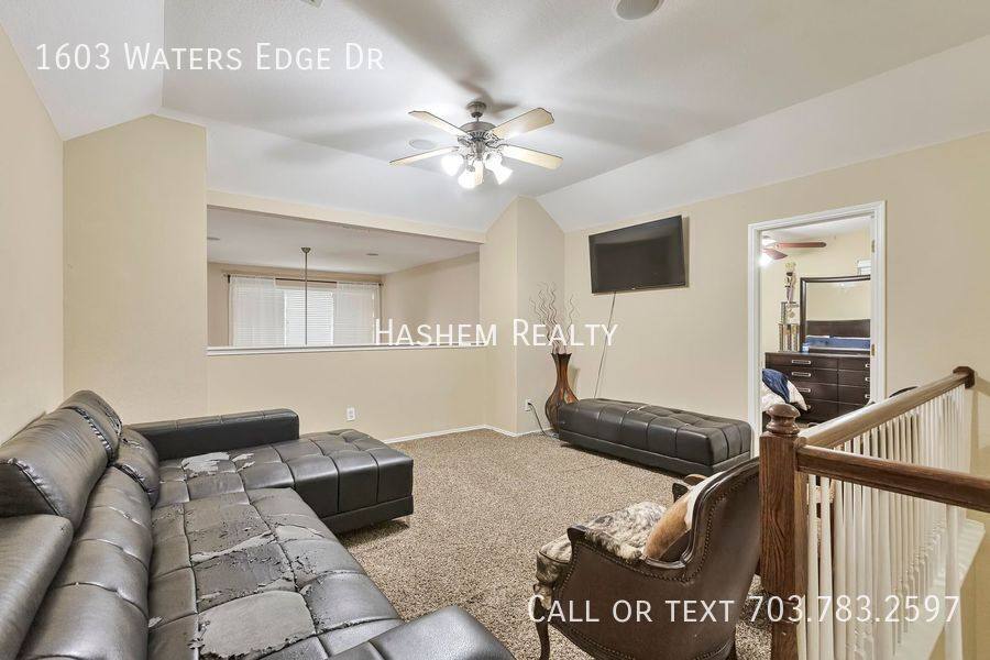 House for rent at 1603 Waters Edge Dr, Red Oak, TX 75154