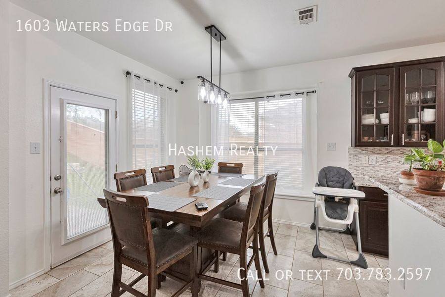 House for rent at 1603 Waters Edge Dr, Red Oak, TX 75154