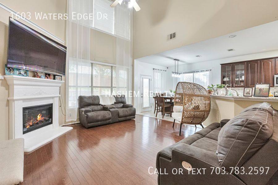 House for rent at 1603 Waters Edge Dr, Red Oak, TX 75154