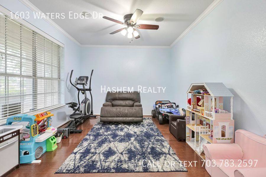 House for rent at 1603 Waters Edge Dr, Red Oak, TX 75154