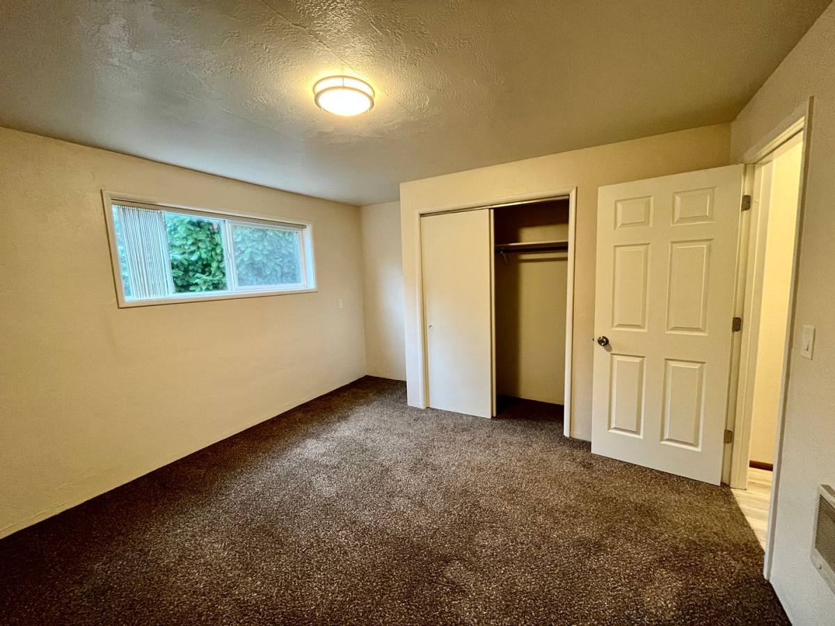 Apartment for rent at 572 W 12th Ave, Eugene, OR 97401