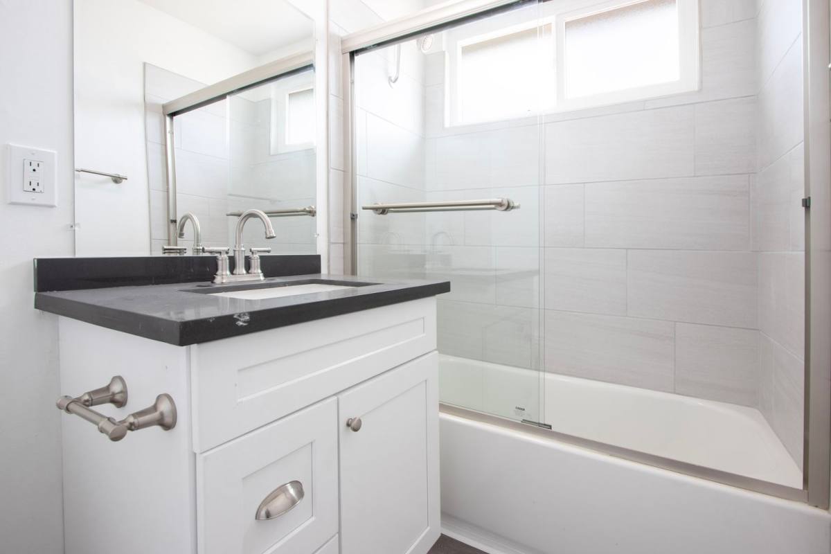 Apartment for rent at 1118 Lyman Place, Los Angeles, CA 90029