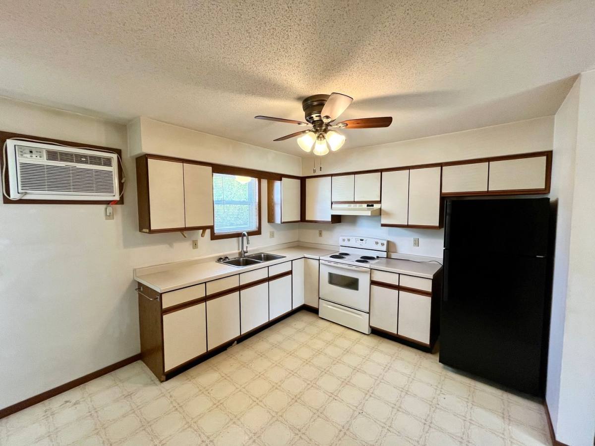 Apartment for rent at 602 Hollywood Dr, Merrill, WI 54452