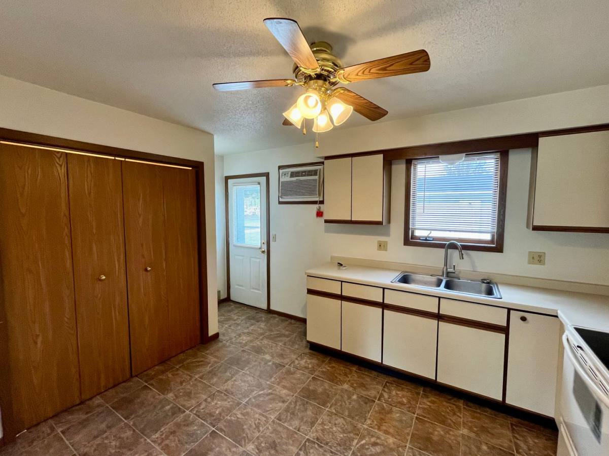 Apartment for rent at 602 Hollywood Dr, Merrill, WI 54452
