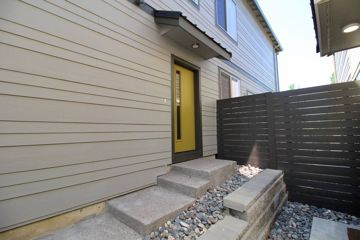Apartment for rent at 258-260 SW Lancaster Court, Troutdale, OR 97060