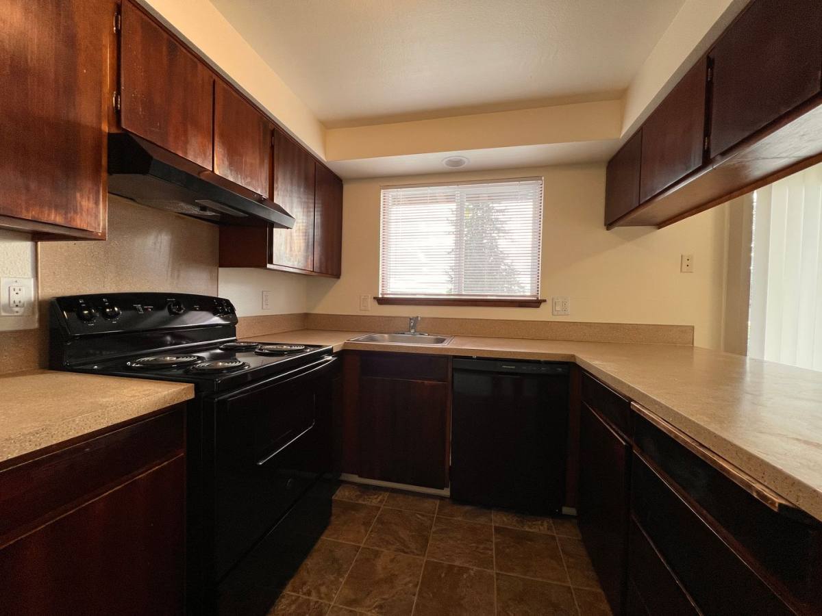 Apartment for rent at 607 R St, Vancouver, WA 98661
