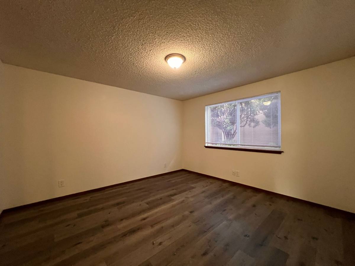 Apartment for rent at 607 R St, Vancouver, WA 98661