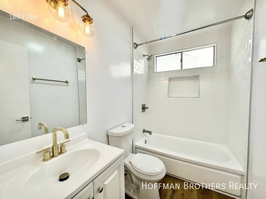 Apartment for rent at 5111 Harold Way #302, Los Angeles, CA 90027