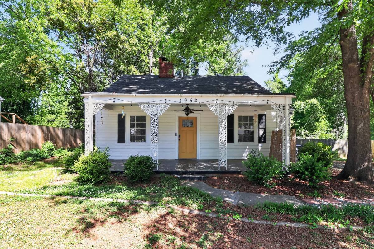 House for rent at 1952 Garibaldi Ave, Charlotte, NC 28208