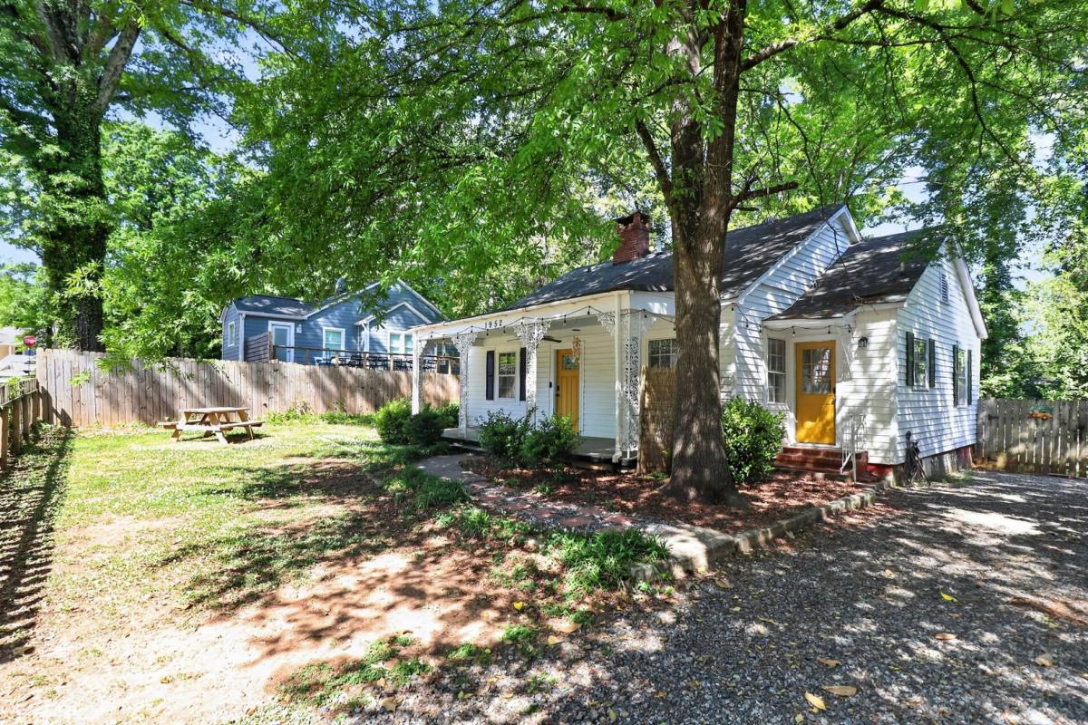 House for rent at 1952 Garibaldi Ave, Charlotte, NC 28208