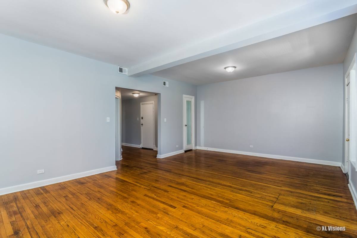 Apartment for rent at 515 E 60th St, Chicago, IL 60637
