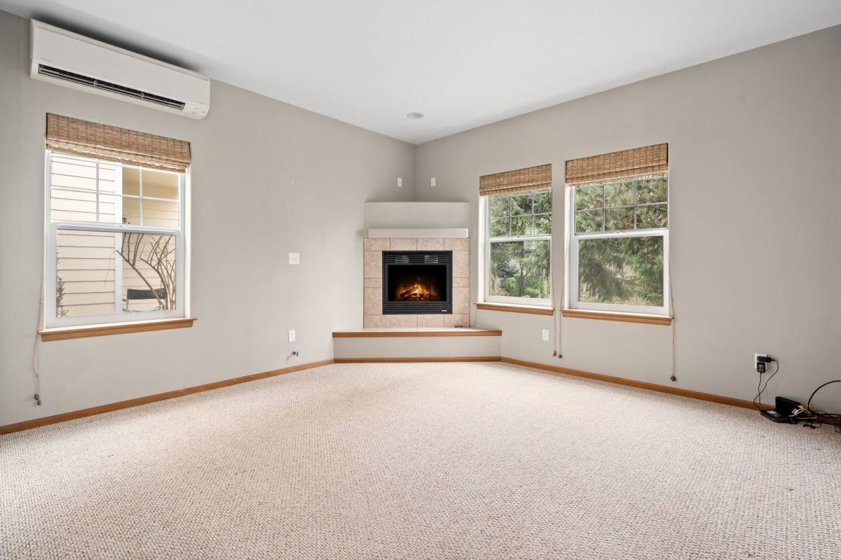 Townhouse for rent at 10618 Kingston Meadow Circle, Kingston, WA 98346