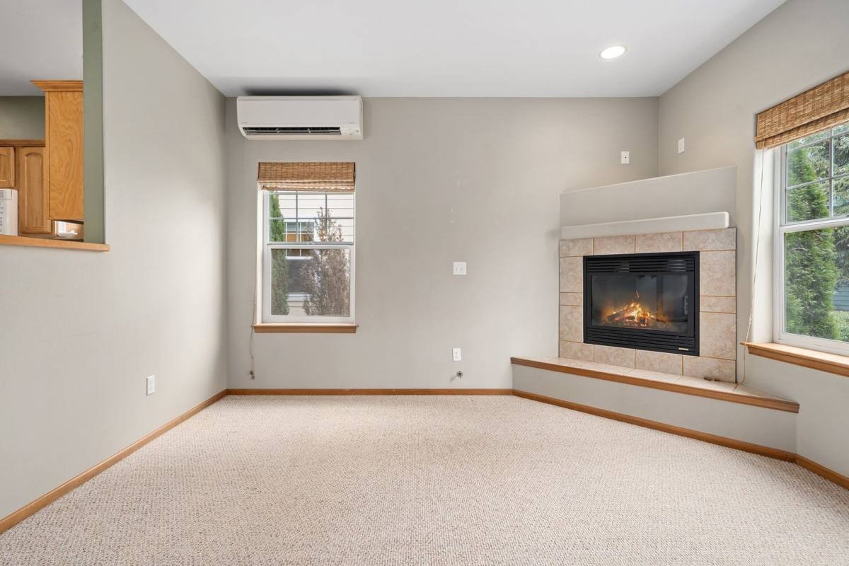 Townhouse for rent at 10618 Kingston Meadow Circle, Kingston, WA 98346