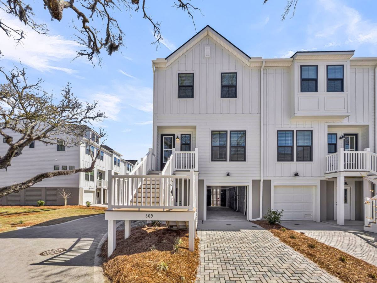 Apartment for rent at 4275 O'Hear Ave, North Charleston, SC 29405