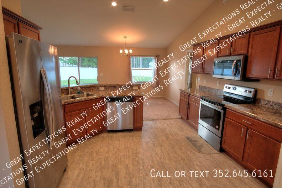 House for rent at 11302 SW 62nd Circle, Ocala, FL 34476