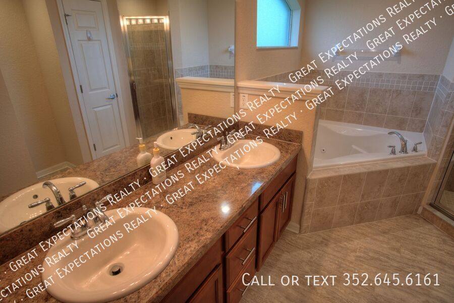 House for rent at 11302 SW 62nd Circle, Ocala, FL 34476