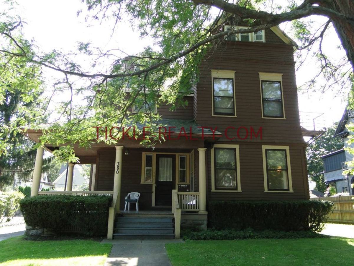 Apartment for rent at 380 Oxford St, Rochester, NY 14607