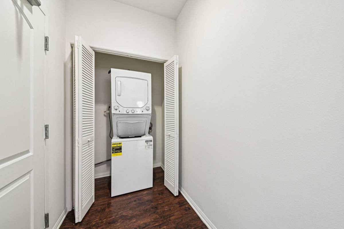 Apartment for rent at 689 S Berendo St, Los Angeles, CA 90005