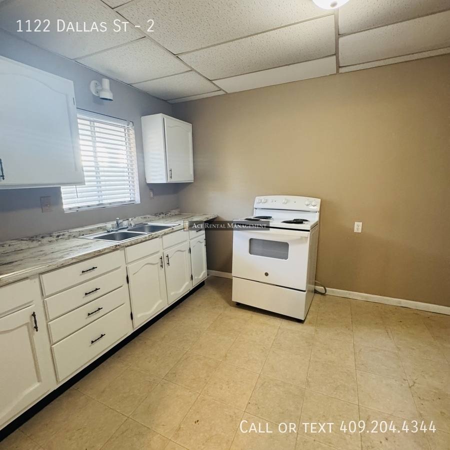 Apartment for rent at 1122 Dallas St #2, Port Neches, TX 77651