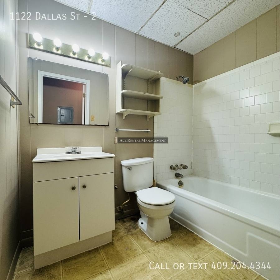 Apartment for rent at 1122 Dallas St #2, Port Neches, TX 77651