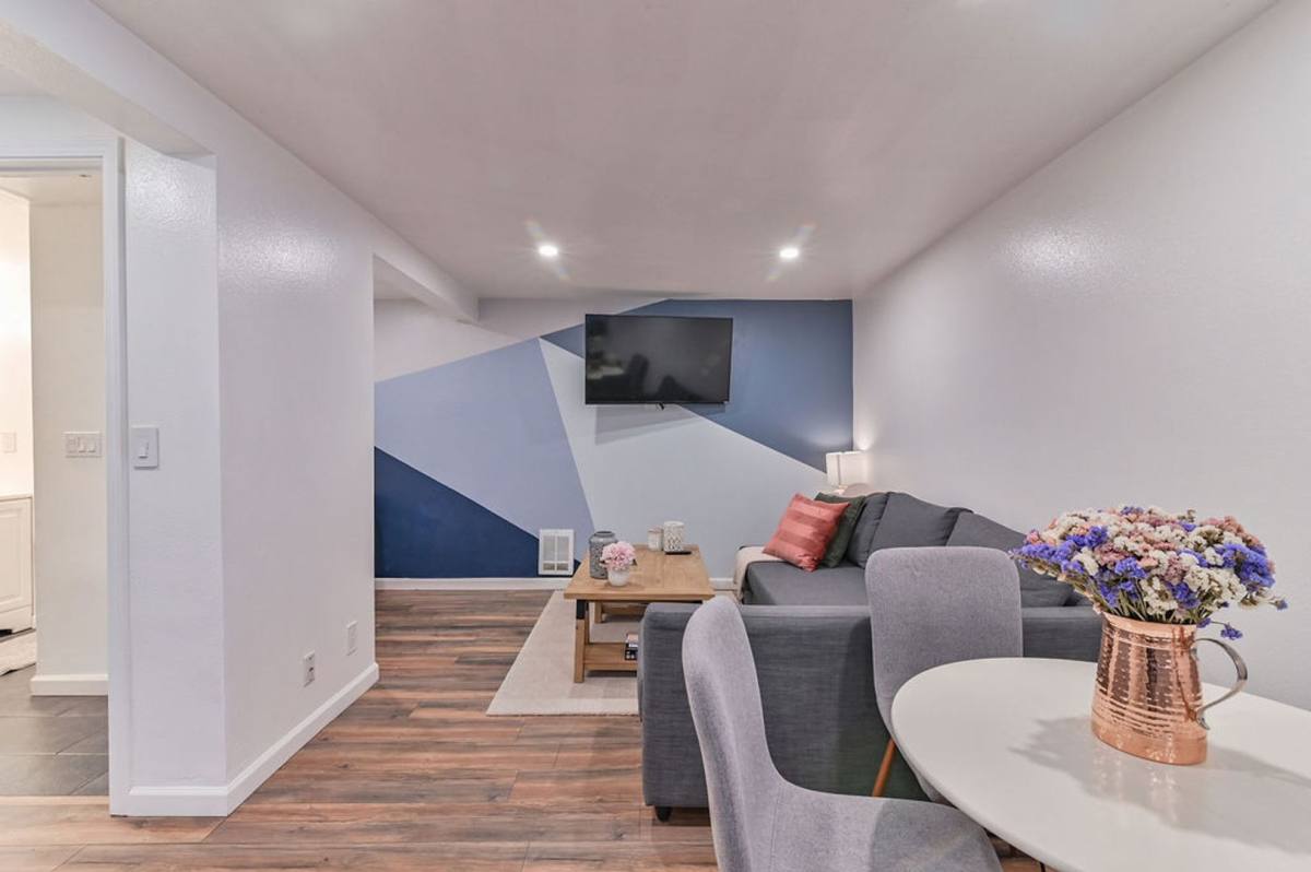 Apartment for rent at 823 Nob Hill Ave N, Seattle, WA 98109