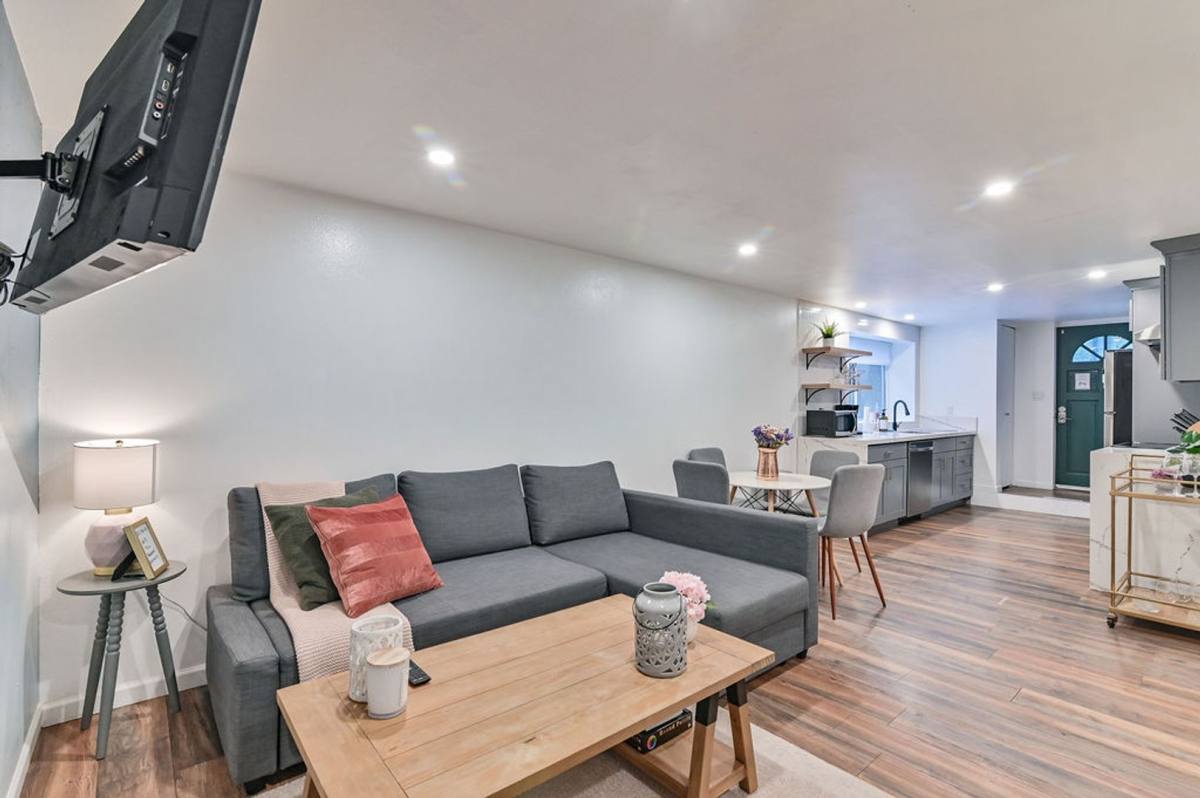 Apartment for rent at 823 Nob Hill Ave N, Seattle, WA 98109