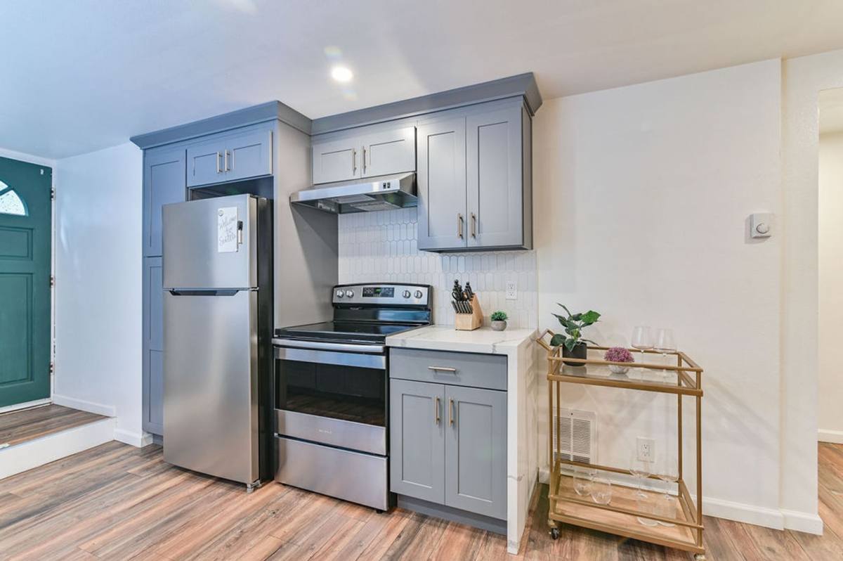 Apartment for rent at 823 Nob Hill Ave N, Seattle, WA 98109