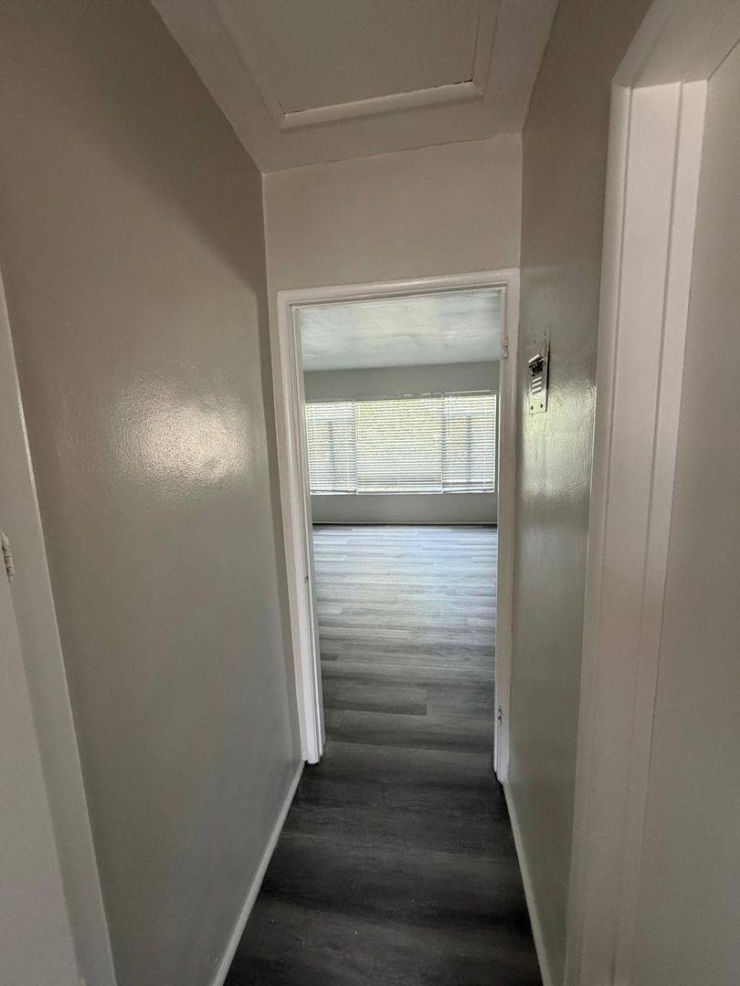 Apartment for rent at 3836 Lockland Dr, Los Angeles, CA 90008
