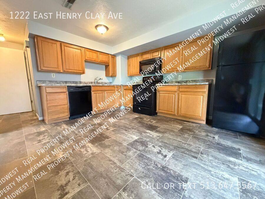 Apartment for rent at 1222 E Henry Clay Ave, Covington, KY 41011