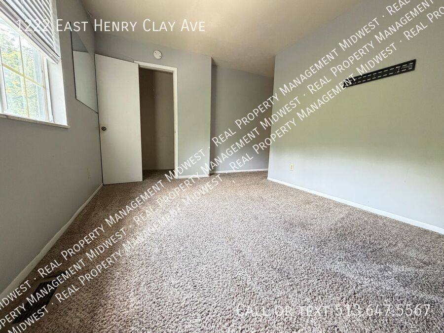 Apartment for rent at 1222 E Henry Clay Ave, Covington, KY 41011