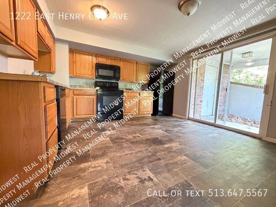 Apartment for rent at 1222 E Henry Clay Ave, Covington, KY 41011
