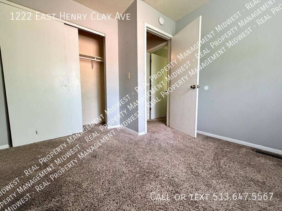 Apartment for rent at 1222 E Henry Clay Ave, Covington, KY 41011